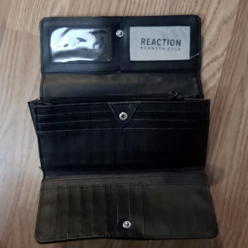 Cute & simple Kenneth Cole Wallet
